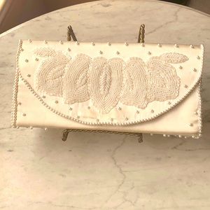 Vintage Bon Soir beaded cream silk clutch 👛